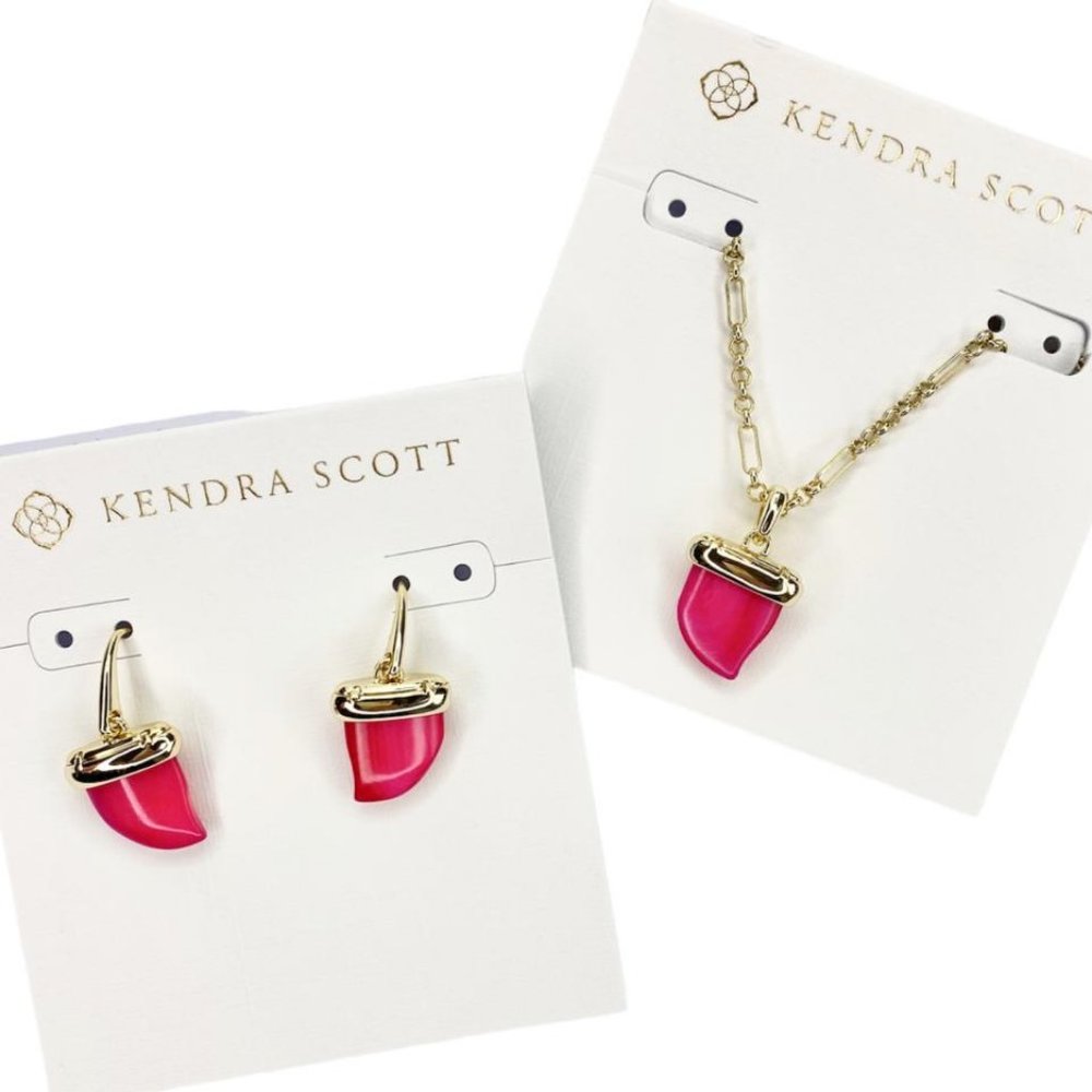 NWT Oleana Necklace & Earring Set